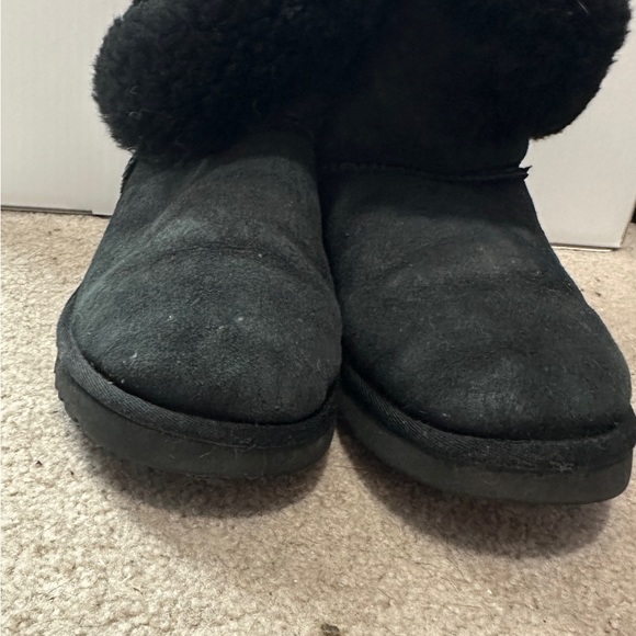 Ugg Bailey Button Authentic size 7 - Picture 7 of 9
